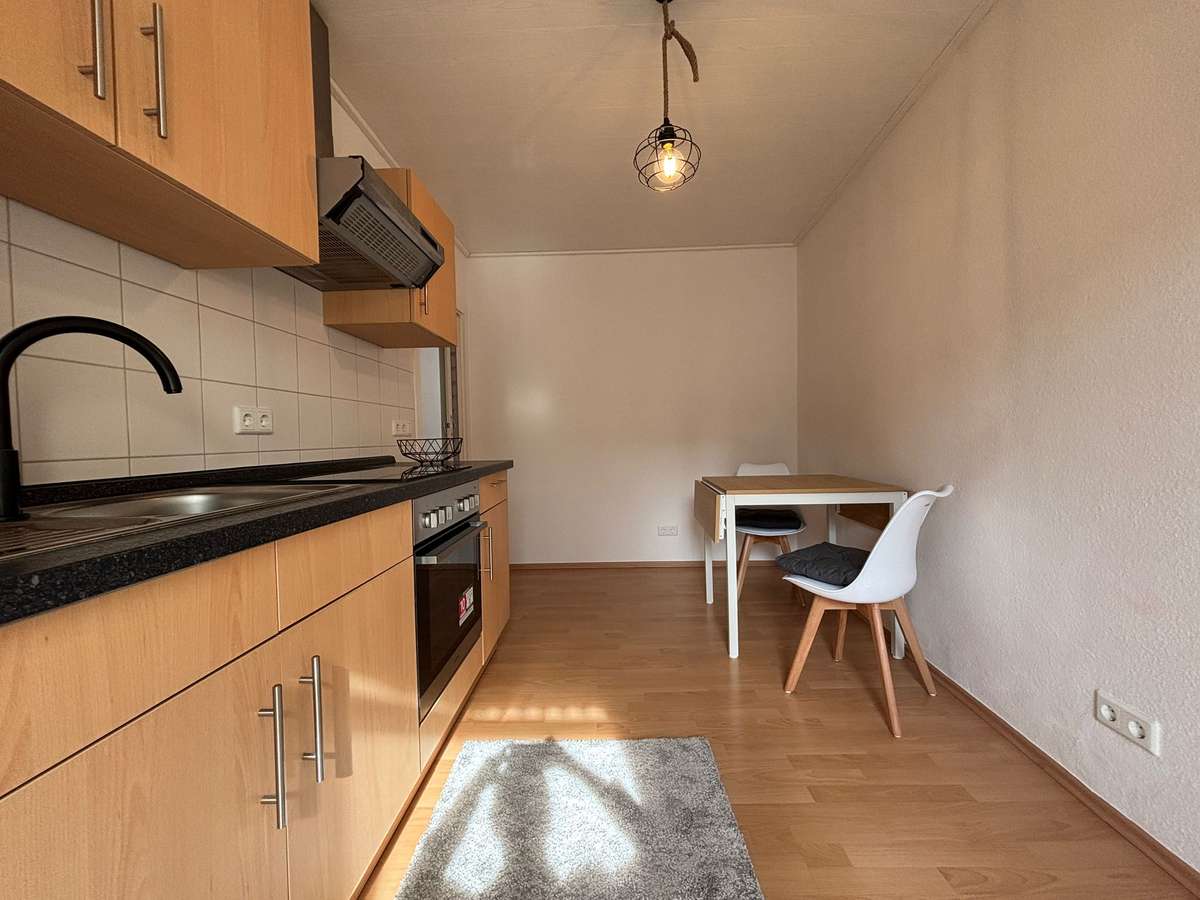 KL - Ost, 2 ZKB, EBK, Tageslichtbad, Balkon *Teilmöbliert* - Foto 4